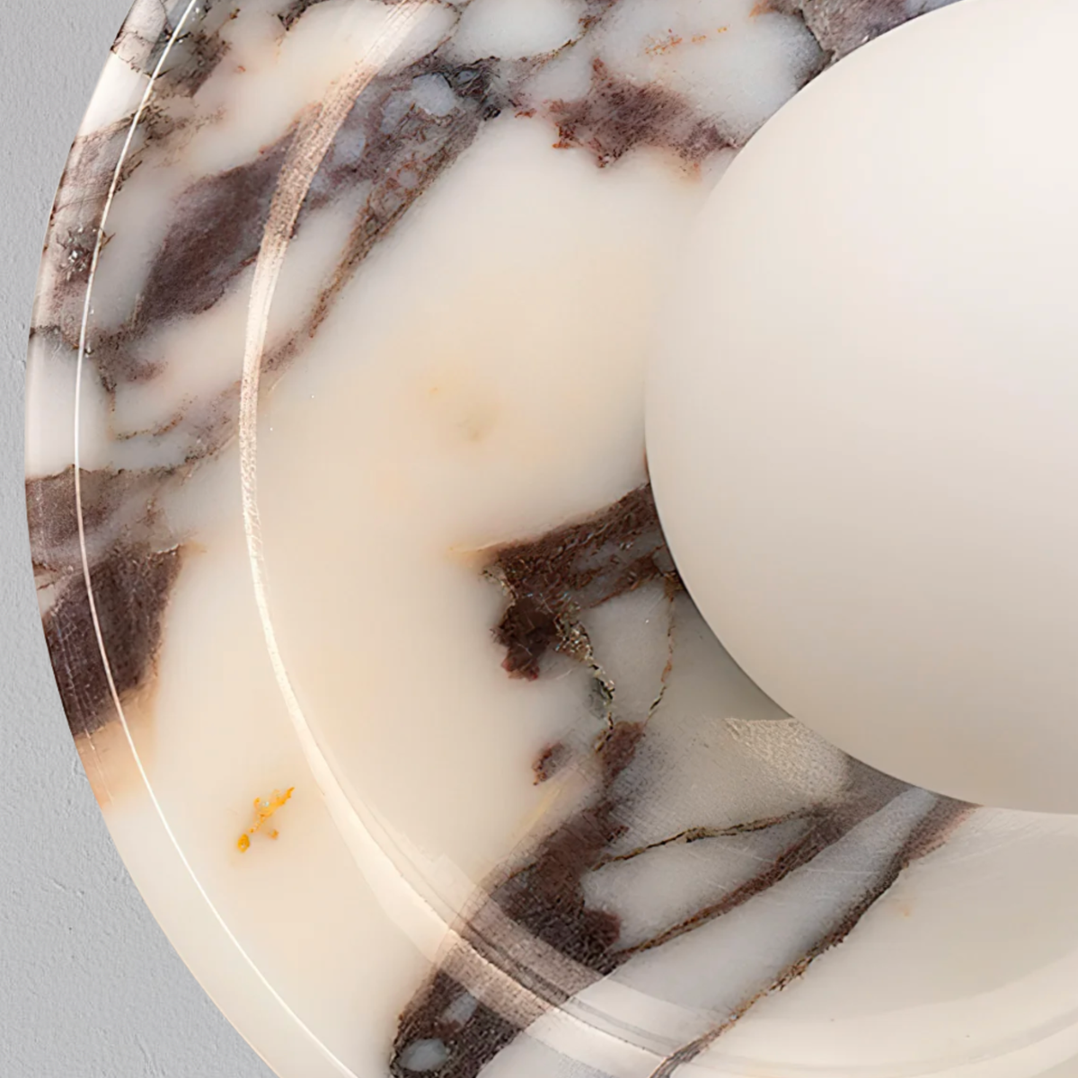 The Gaïa - Round alabaster & glass sconce