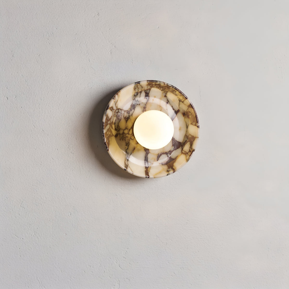 The Gaïa - Round alabaster & glass sconce