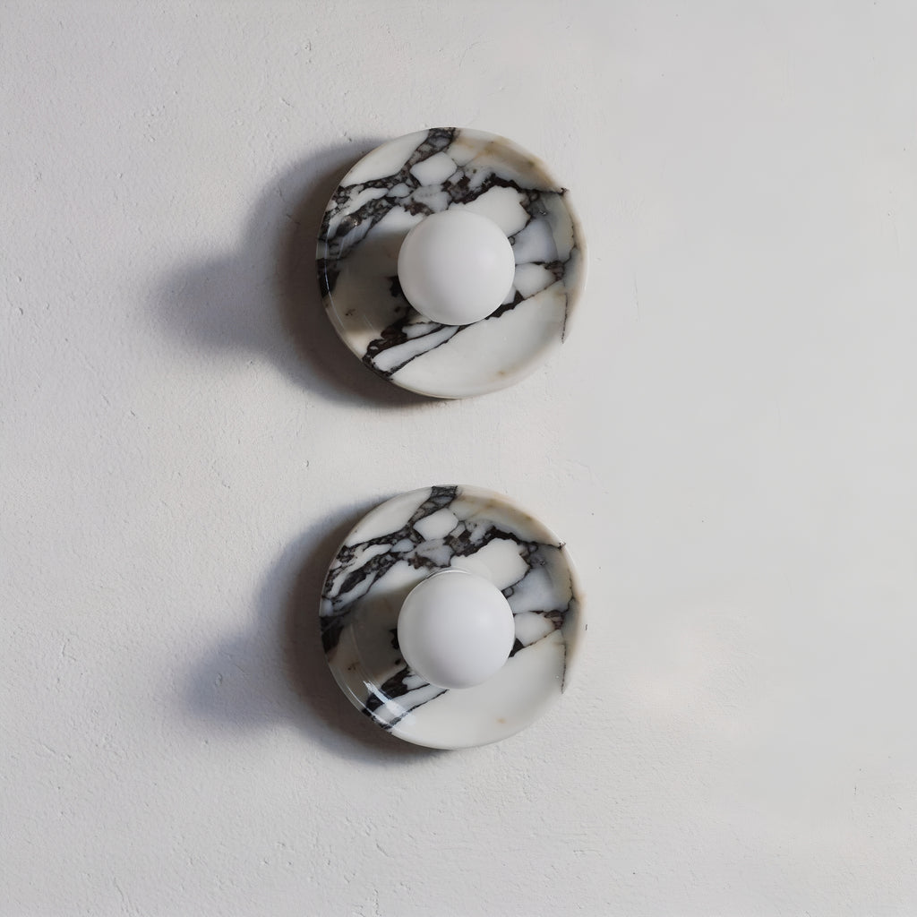 The Gaïa - Round alabaster & glass sconce